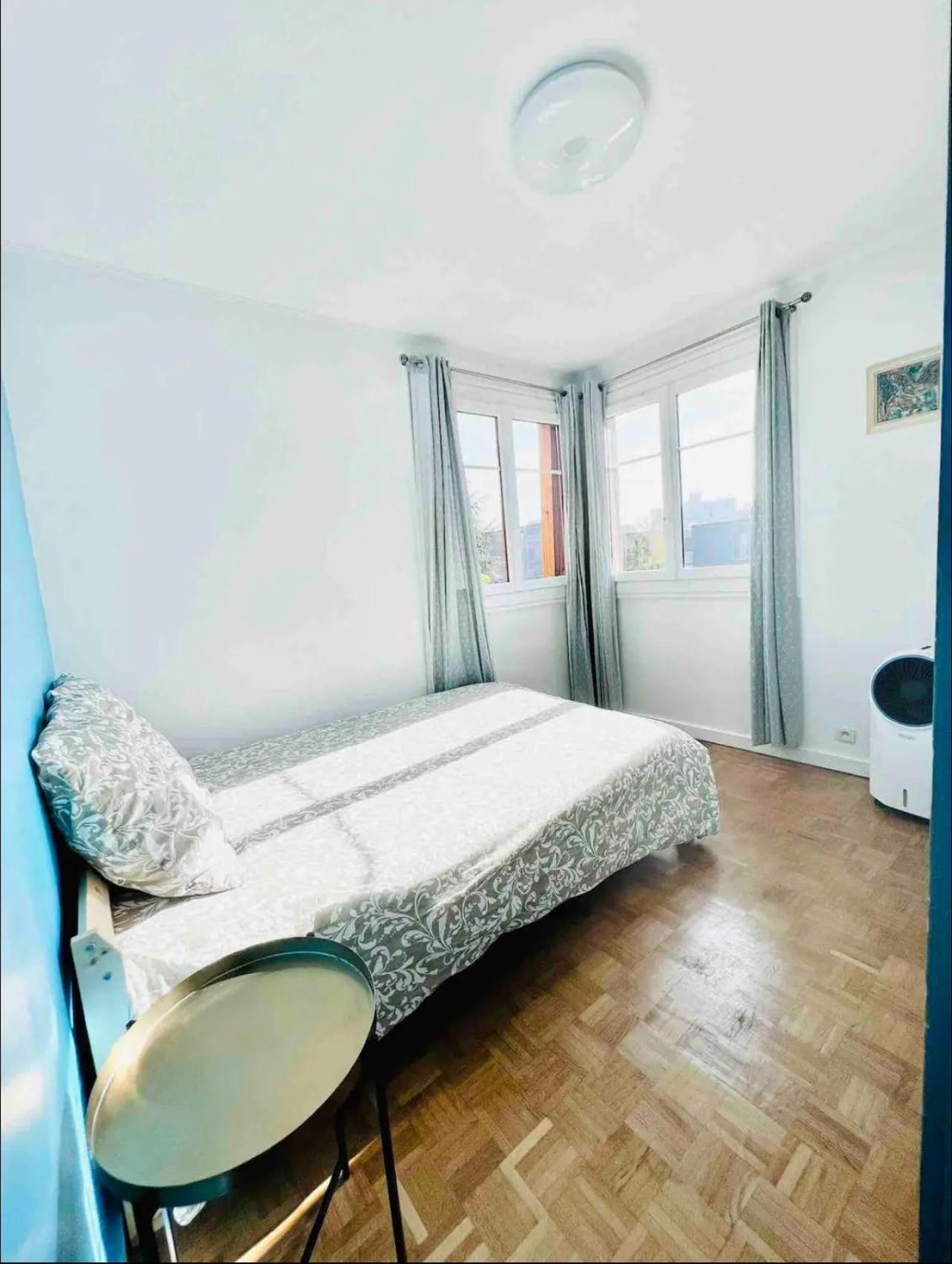 Modern 2 Bedroom Apartment Near Paris Metro, Giant Flat Screen Tv 85 Inches, Balcony, Free Parking Ivry-sur-Seine Exterior foto