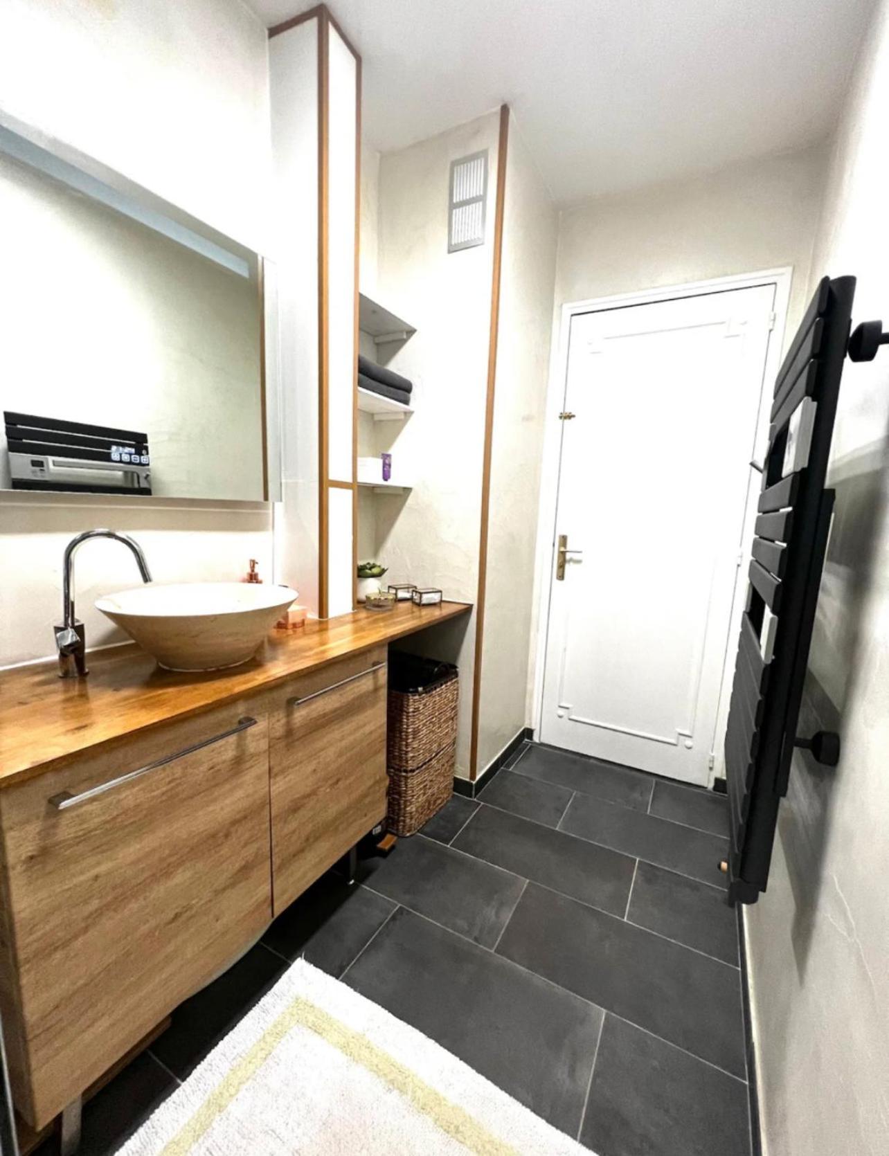 Modern 2 Bedroom Apartment Near Paris Metro, Giant Flat Screen Tv 85 Inches, Balcony, Free Parking Ivry-sur-Seine Exterior foto